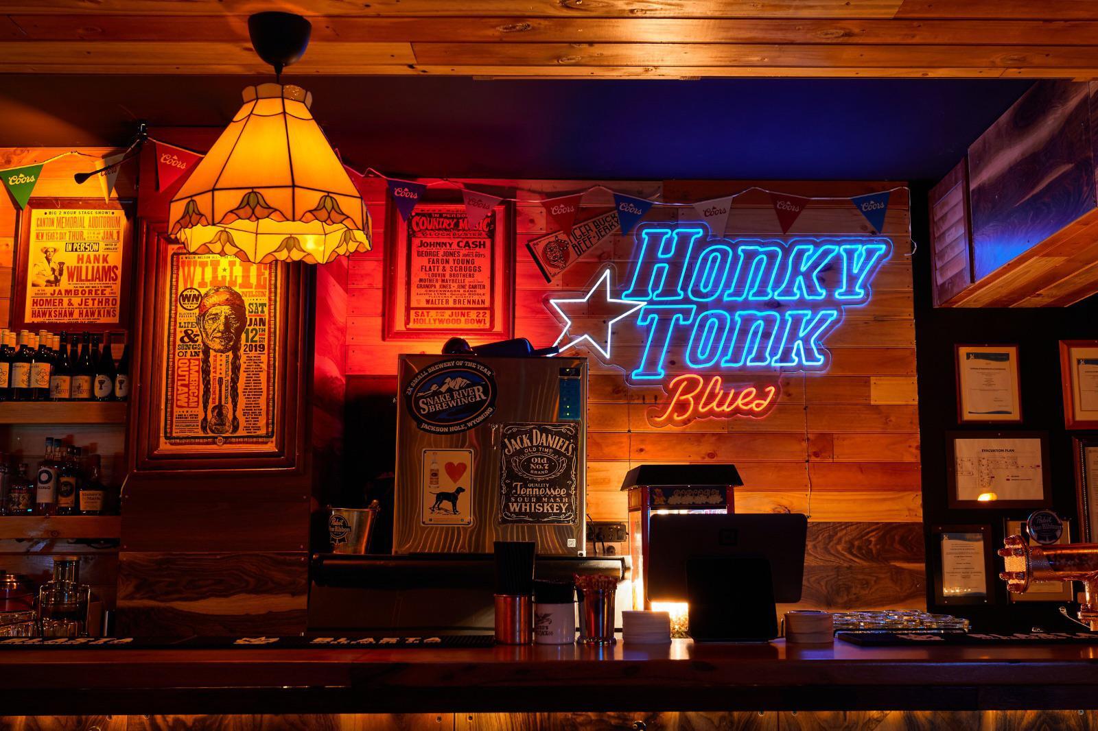 Now don’t say we didn’t warn ya, Trusaic Texas Takeover is ridin’ into historic Venue 1902, and it’s fixin’ to be one heck of a shindig. We’ve got a toe-tappin’ country band and line dancin’ that’ll keep your boots movin’ all night long. Strike a pose at the western photobooth, pile your plate high with smoky Texas BBQ, and sip on signature cocktails in true honky tonk style. This ain’t just a party, it’s a full-blown throwdown… with a few surprises tucked in our saddle bags.